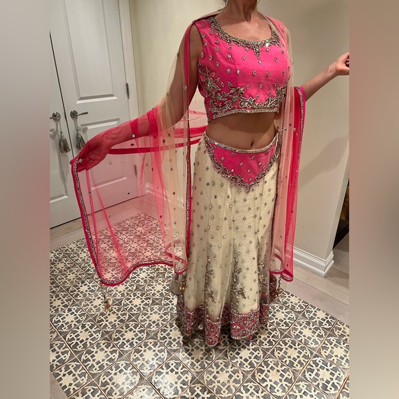 Dresses & Skirts - Gorgeous Indian wedding dress